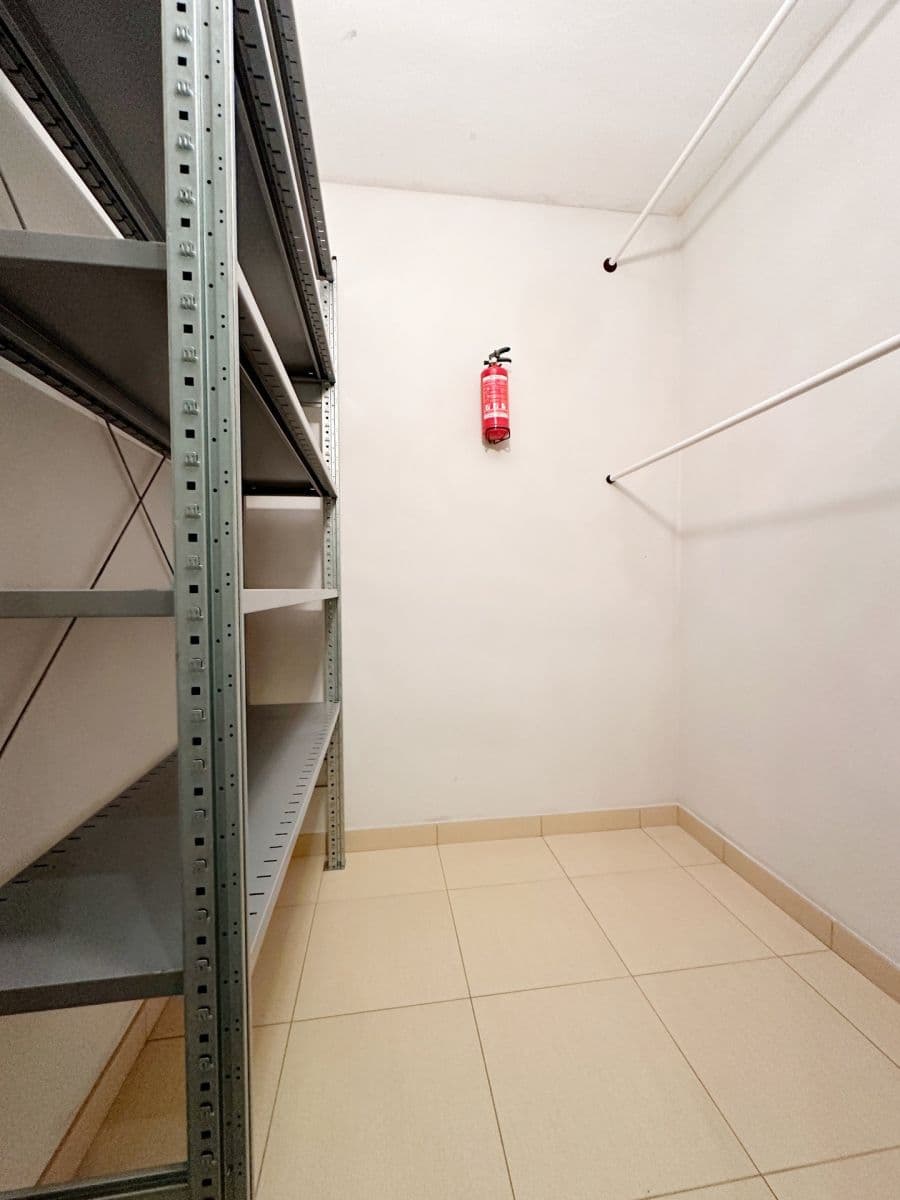 Pronájem bytu 2+kk 49 m², náměstí Osvoboditelů, Praha, Praha Pronájem bytu 2+kk 49 m², náměstí Osvoboditelů, Praha, Praha