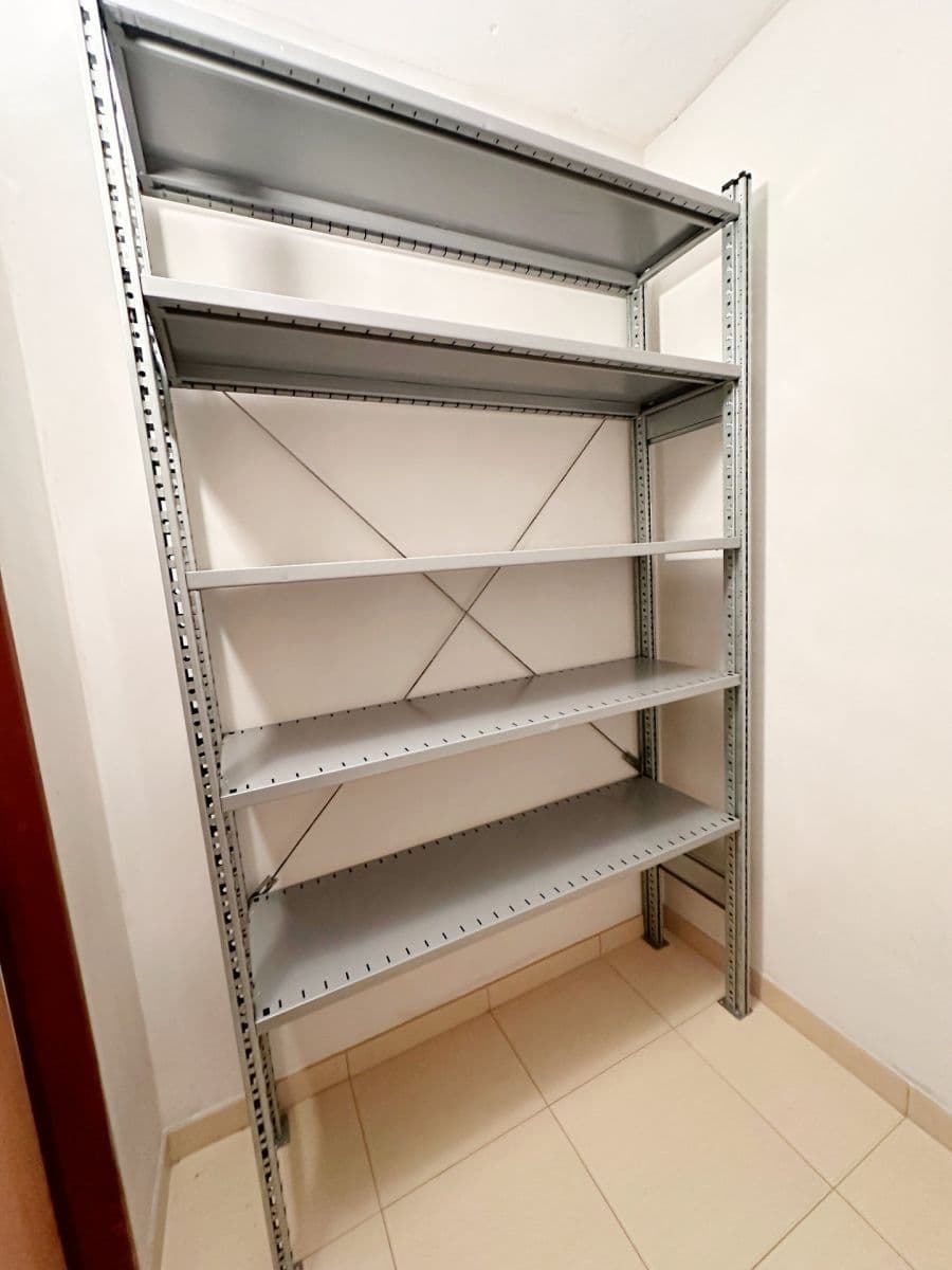 Pronájem bytu 2+kk 49 m², náměstí Osvoboditelů, Praha, Praha Pronájem bytu 2+kk 49 m², náměstí Osvoboditelů, Praha, Praha