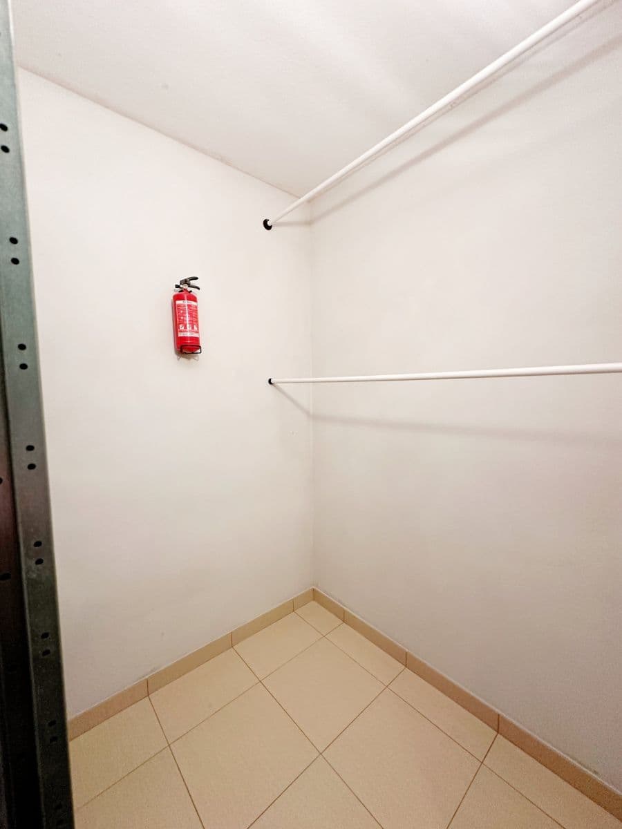 Pronájem bytu 2+kk 49 m², náměstí Osvoboditelů, Praha, Praha Pronájem bytu 2+kk 49 m², náměstí Osvoboditelů, Praha, Praha