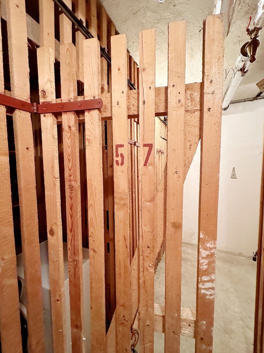 Pronájem bytu 2+kk 49 m², náměstí Osvoboditelů, Praha, Praha Pronájem bytu 2+kk 49 m², náměstí Osvoboditelů, Praha, Praha