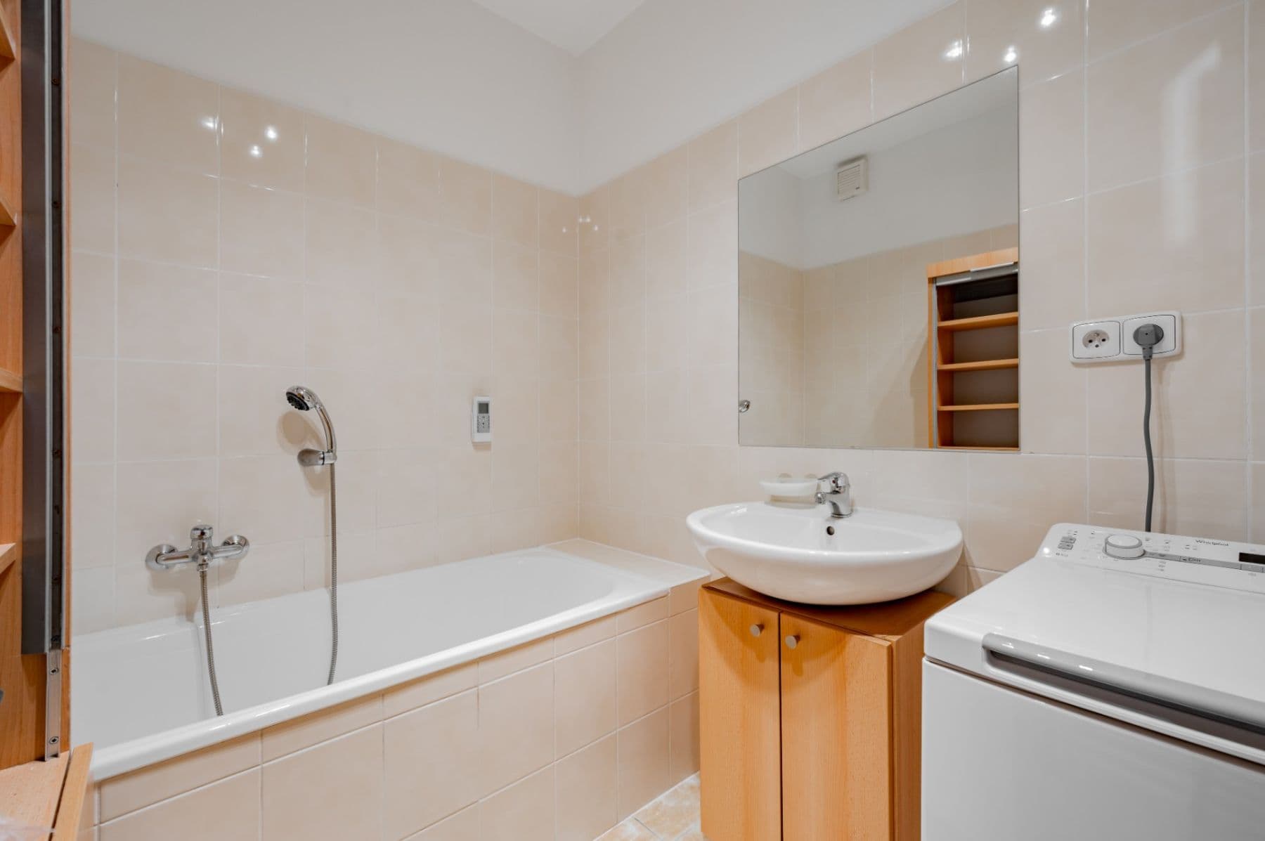 Pronájem bytu 2+kk 67 m², Semická, Praha, Praha Pronájem bytu 2+kk 67 m², Semická, Praha, Praha