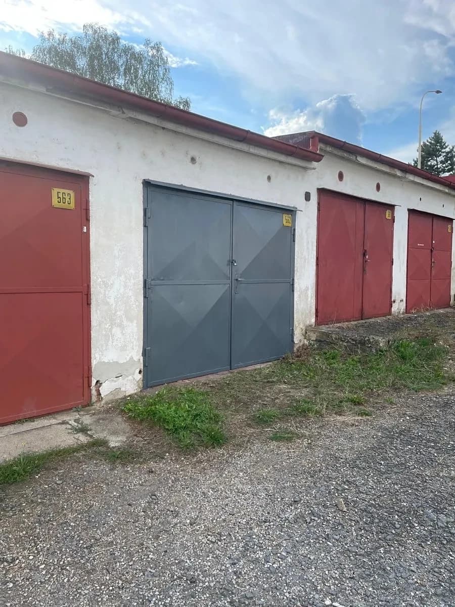 Pronájem garáže 18 m², Angela Kančeva, Tábor, Jihočeský kraj Pronájem garáže 18 m², Angela Kančeva, Tábor, Jihočeský kraj