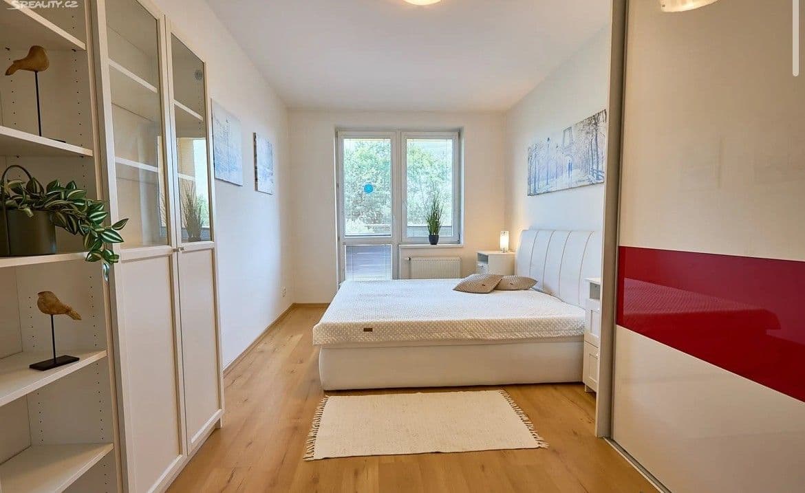 Pronájem bytu 3+kk 116 m², Přízřenická, Modřice, Jihomoravský kraj Pronájem bytu 3+kk 116 m², Přízřenická, Modřice, Jihomoravský kraj