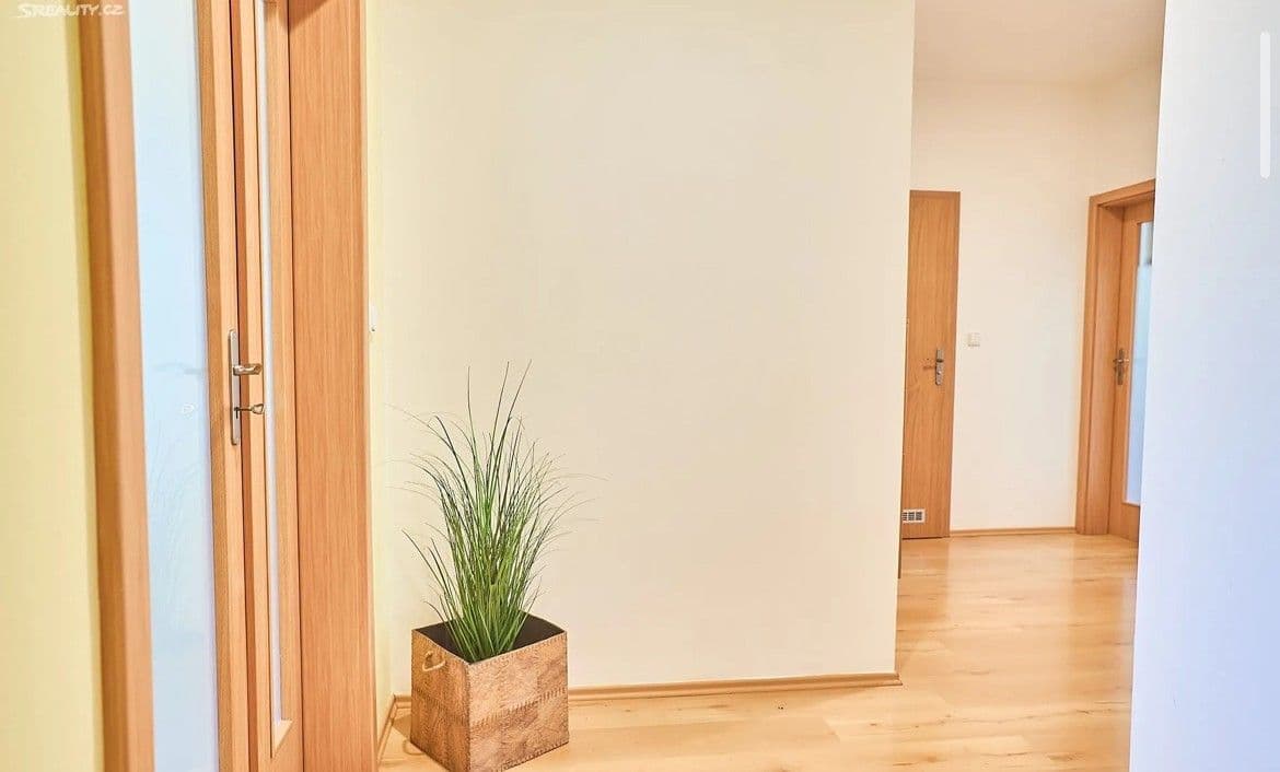 Pronájem bytu 3+kk 116 m², Přízřenická, Modřice, Jihomoravský kraj Pronájem bytu 3+kk 116 m², Přízřenická, Modřice, Jihomoravský kraj