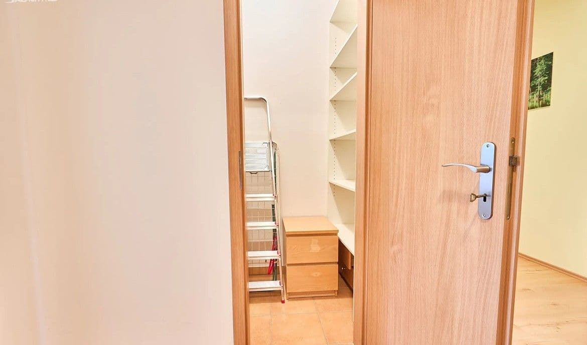 Pronájem bytu 3+kk 116 m², Přízřenická, Modřice, Jihomoravský kraj Pronájem bytu 3+kk 116 m², Přízřenická, Modřice, Jihomoravský kraj