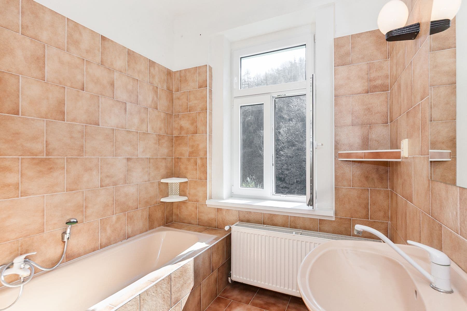 Prodej domu 200 m², pozemek 444 m², K Podmoráni, Úholičky, Středočeský kraj Prodej domu 200 m², pozemek 444 m², K Podmoráni, Úholičky, Středočeský kraj