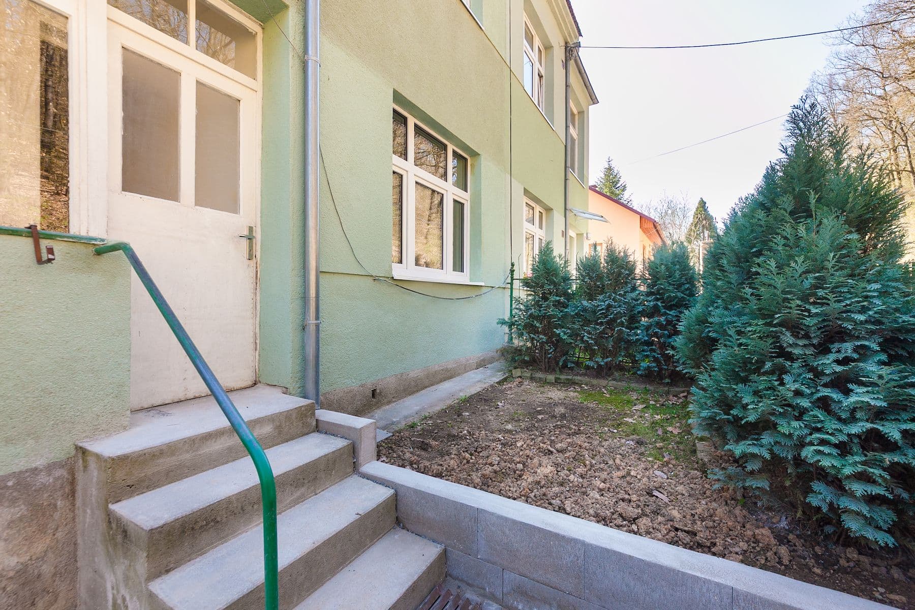 Prodej domu 200 m², pozemek 444 m², K Podmoráni, Úholičky, Středočeský kraj Prodej domu 200 m², pozemek 444 m², K Podmoráni, Úholičky, Středočeský kraj