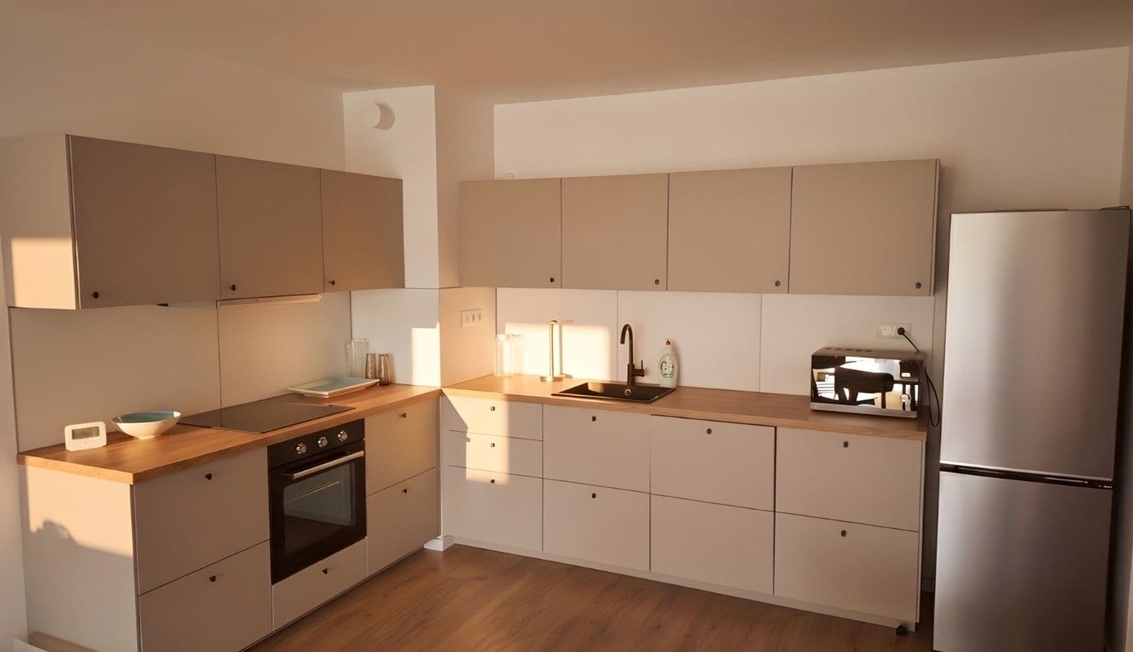 Pronájem bytu 2+1 55 m², Nové Mesto, Bratislavský kraj Pronájem bytu 2+1 55 m², Nové Mesto, Bratislavský kraj