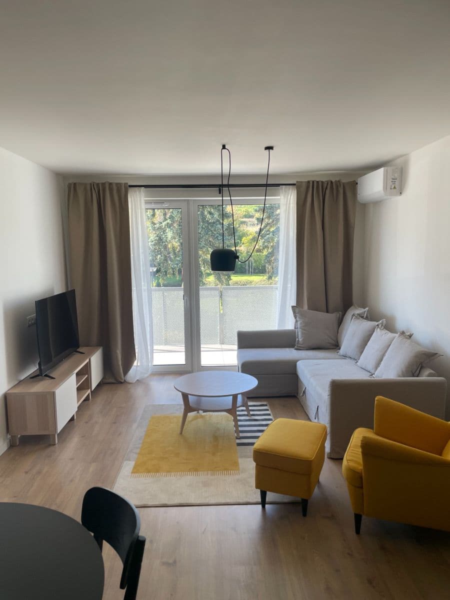 Pronájem bytu 2+1 55 m², Nové Mesto, Bratislavský kraj Pronájem bytu 2+1 55 m², Nové Mesto, Bratislavský kraj