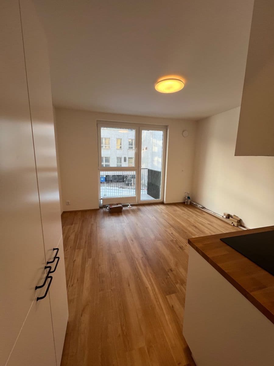 Pronájem bytu 1+kk 25 m², Nádražní, Kralupy nad Vltavou, Středočeský kraj Pronájem bytu 1+kk 25 m², Nádražní, Kralupy nad Vltavou, Středočeský kraj