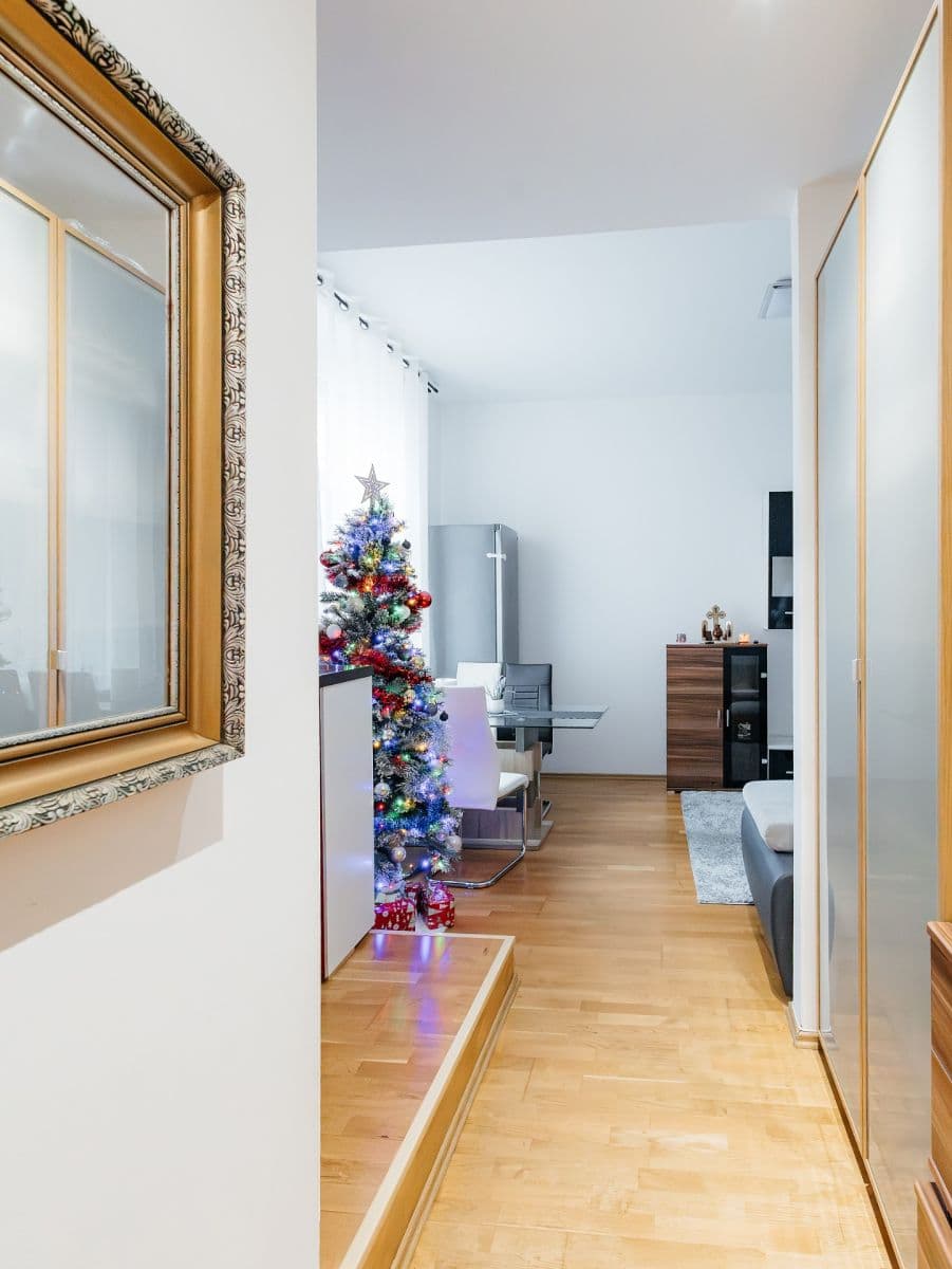 Pronájem bytu 2+kk 55 m², nám. Edvarda Beneše, Kladno, Středočeský kraj Pronájem bytu 2+kk 55 m², nám. Edvarda Beneše, Kladno, Středočeský kraj