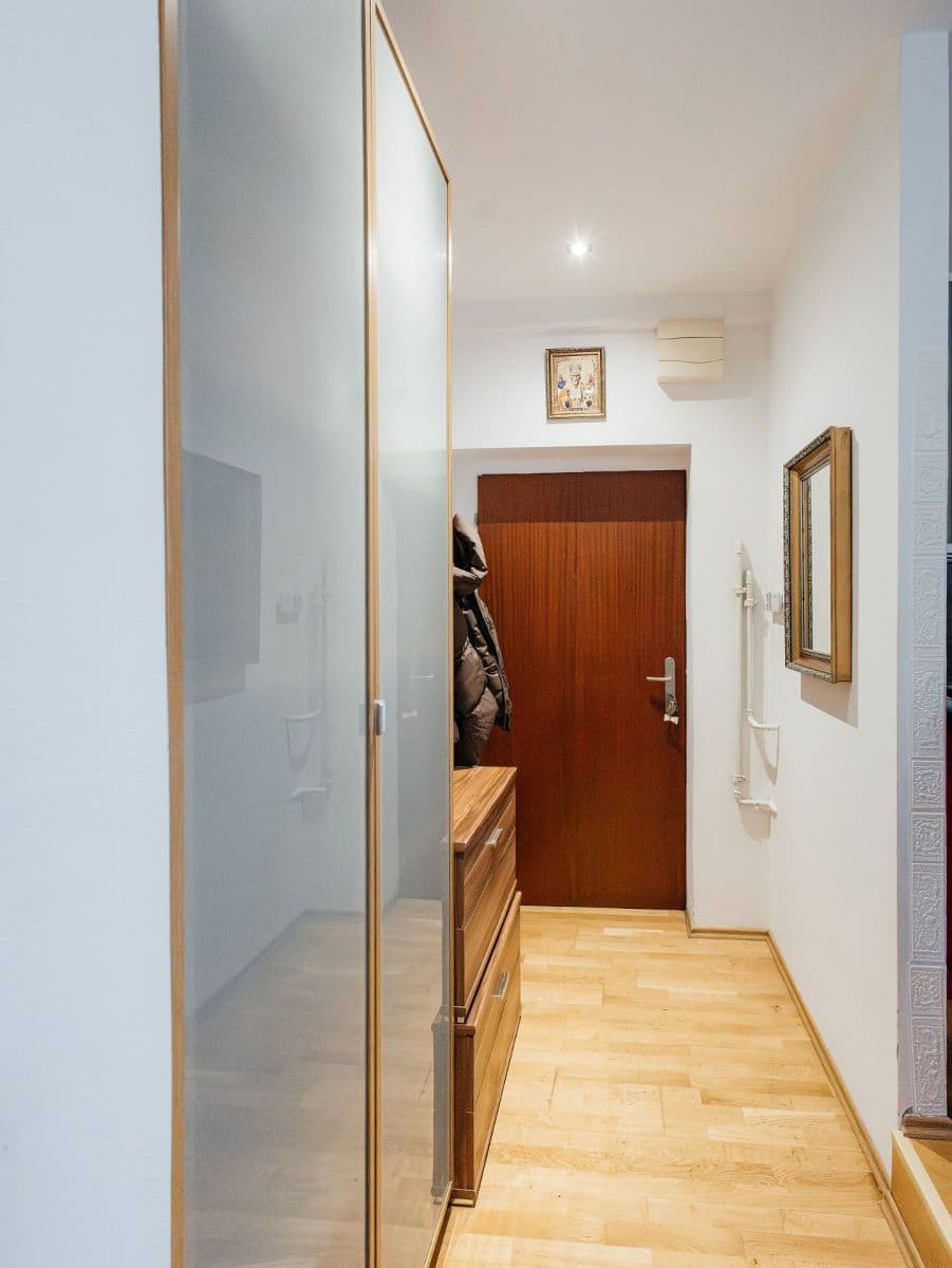 Pronájem bytu 2+kk 55 m², nám. Edvarda Beneše, Kladno, Středočeský kraj Pronájem bytu 2+kk 55 m², nám. Edvarda Beneše, Kladno, Středočeský kraj