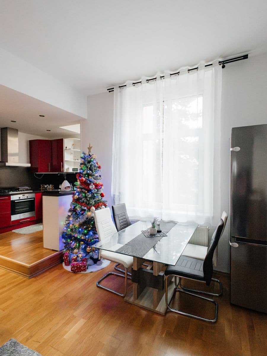 Pronájem bytu 2+kk 55 m², nám. Edvarda Beneše, Kladno, Středočeský kraj Pronájem bytu 2+kk 55 m², nám. Edvarda Beneše, Kladno, Středočeský kraj