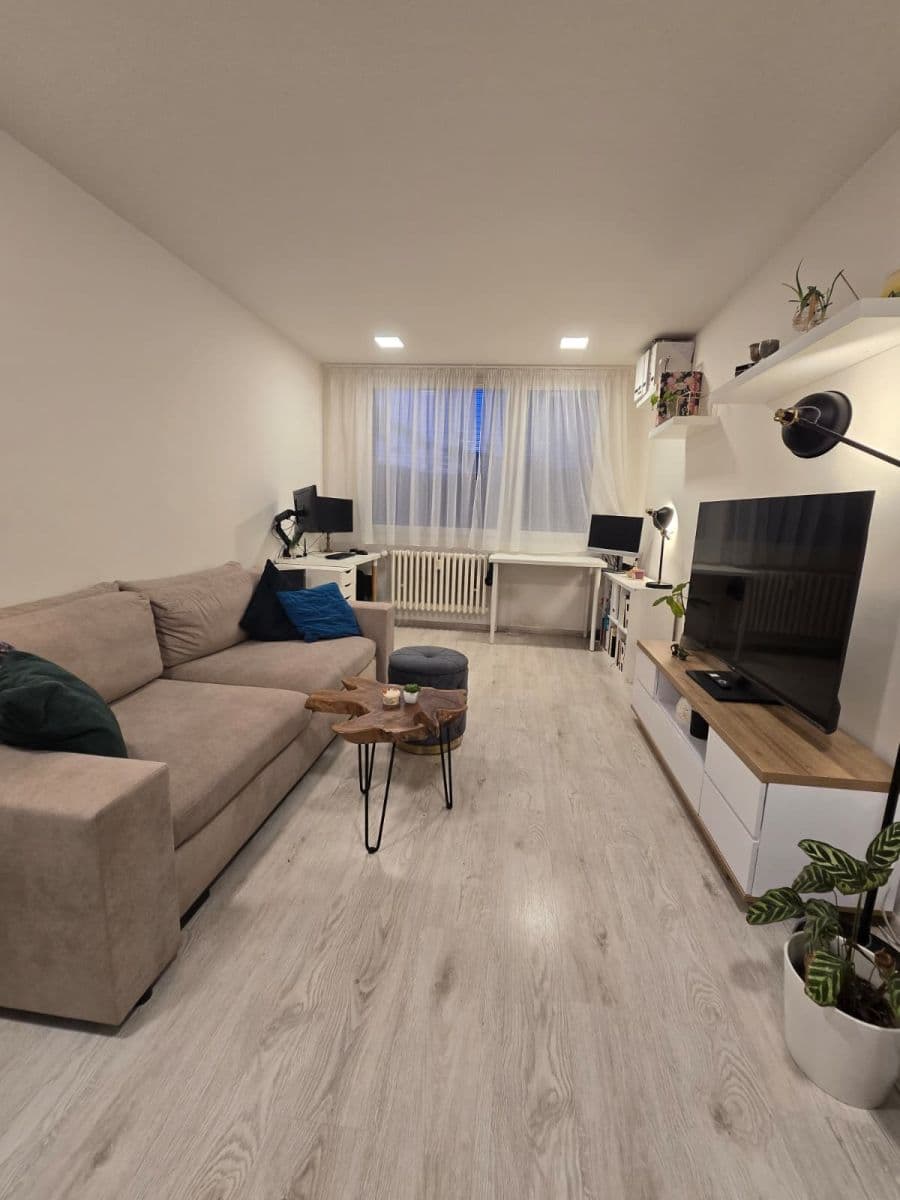 Pronájem bytu 2+kk 42 m², Skuteckého, Praha, Praha Pronájem bytu 2+kk 42 m², Skuteckého, Praha, Praha