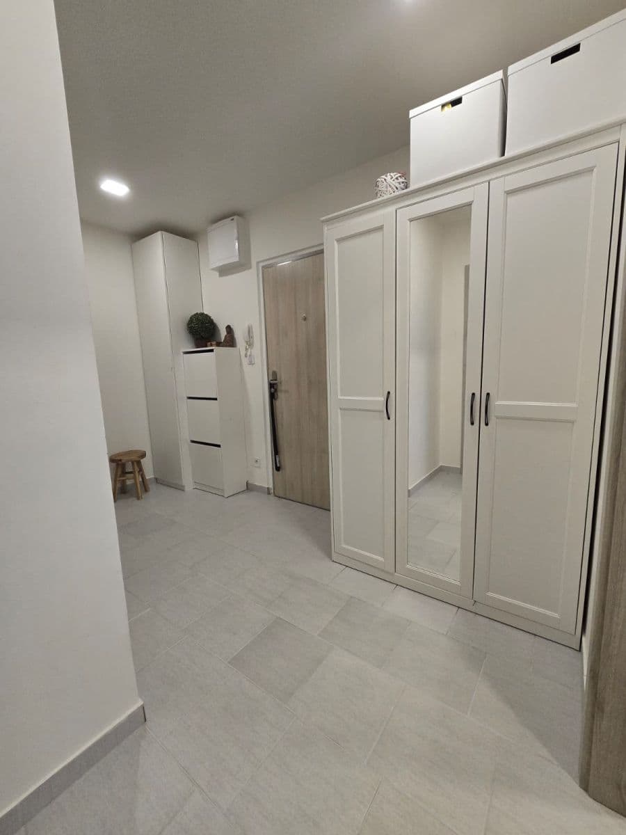 Pronájem bytu 2+kk 42 m², Skuteckého, Praha, Praha Pronájem bytu 2+kk 42 m², Skuteckého, Praha, Praha