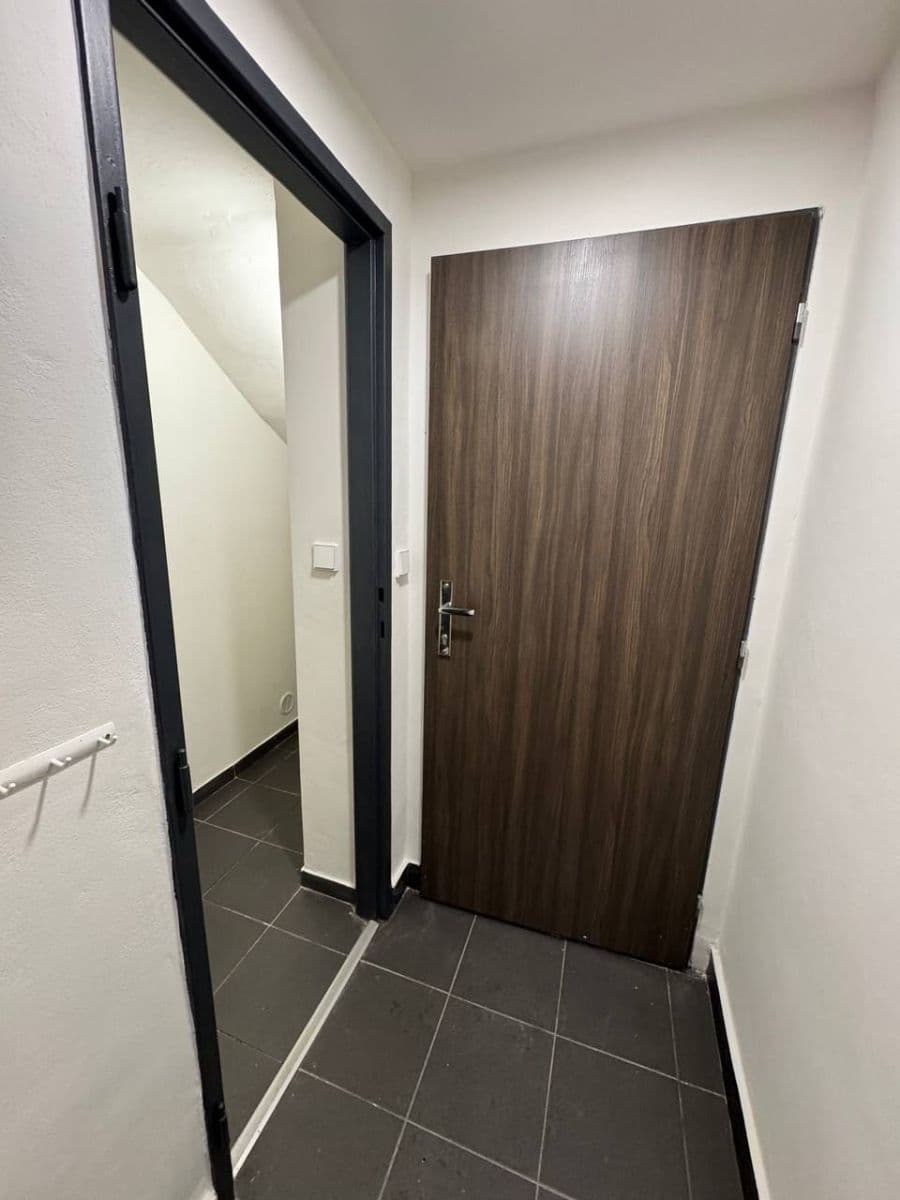 Pronájem bytu 2+kk 39 m², Pivoňková, Praha, Praha Pronájem bytu 2+kk 39 m², Pivoňková, Praha, Praha