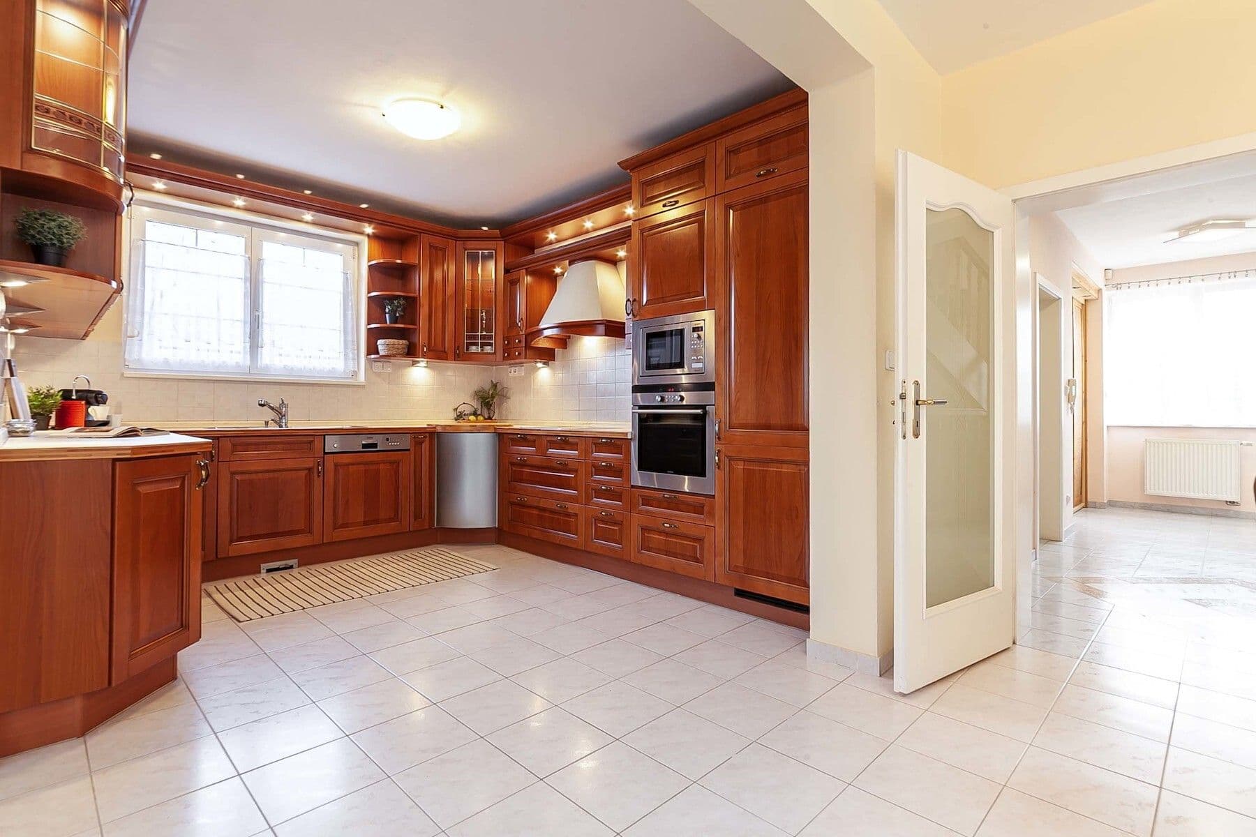 Prodej domu 348 m², pozemek 1.135 m², Sulice, Středočeský kraj Prodej domu 348 m², pozemek 1.135 m², Sulice, Středočeský kraj