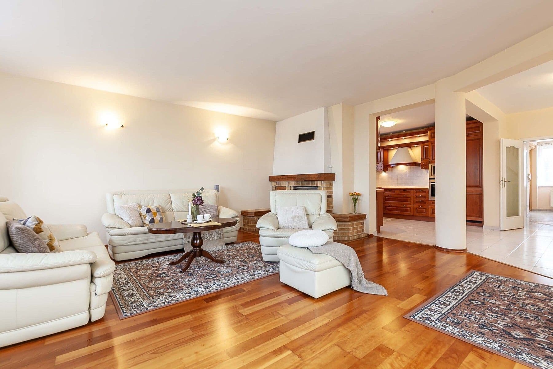 Prodej domu 348 m², pozemek 1.135 m², Sulice, Středočeský kraj Prodej domu 348 m², pozemek 1.135 m², Sulice, Středočeský kraj