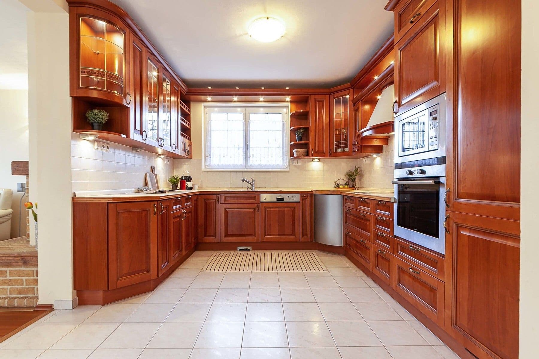 Prodej domu 348 m², pozemek 1.135 m², Sulice, Středočeský kraj Prodej domu 348 m², pozemek 1.135 m², Sulice, Středočeský kraj