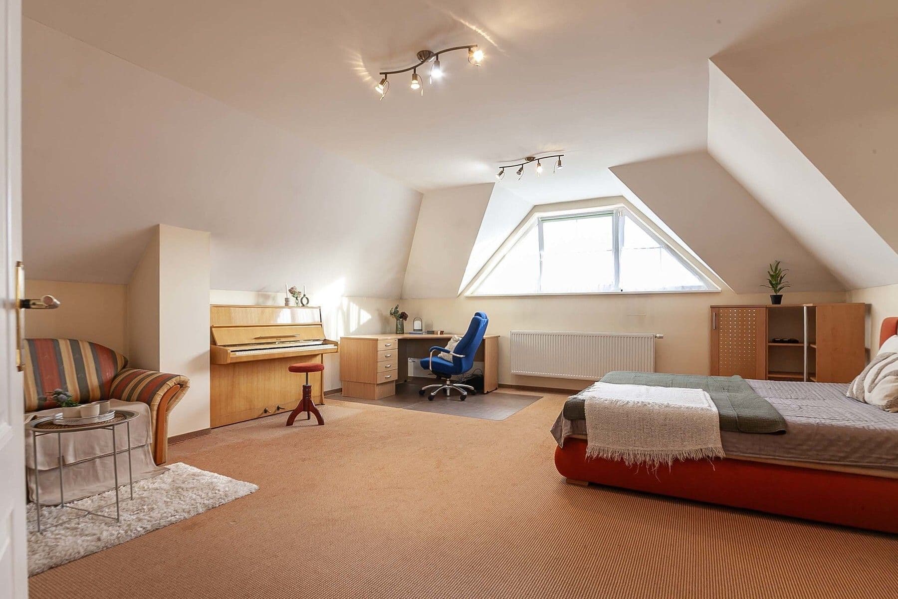 Prodej domu 348 m², pozemek 1.135 m², Sulice, Středočeský kraj Prodej domu 348 m², pozemek 1.135 m², Sulice, Středočeský kraj