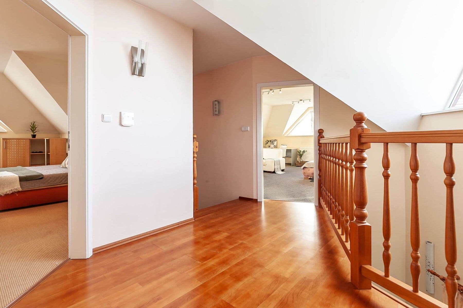 Prodej domu 348 m², pozemek 1.135 m², Sulice, Středočeský kraj Prodej domu 348 m², pozemek 1.135 m², Sulice, Středočeský kraj