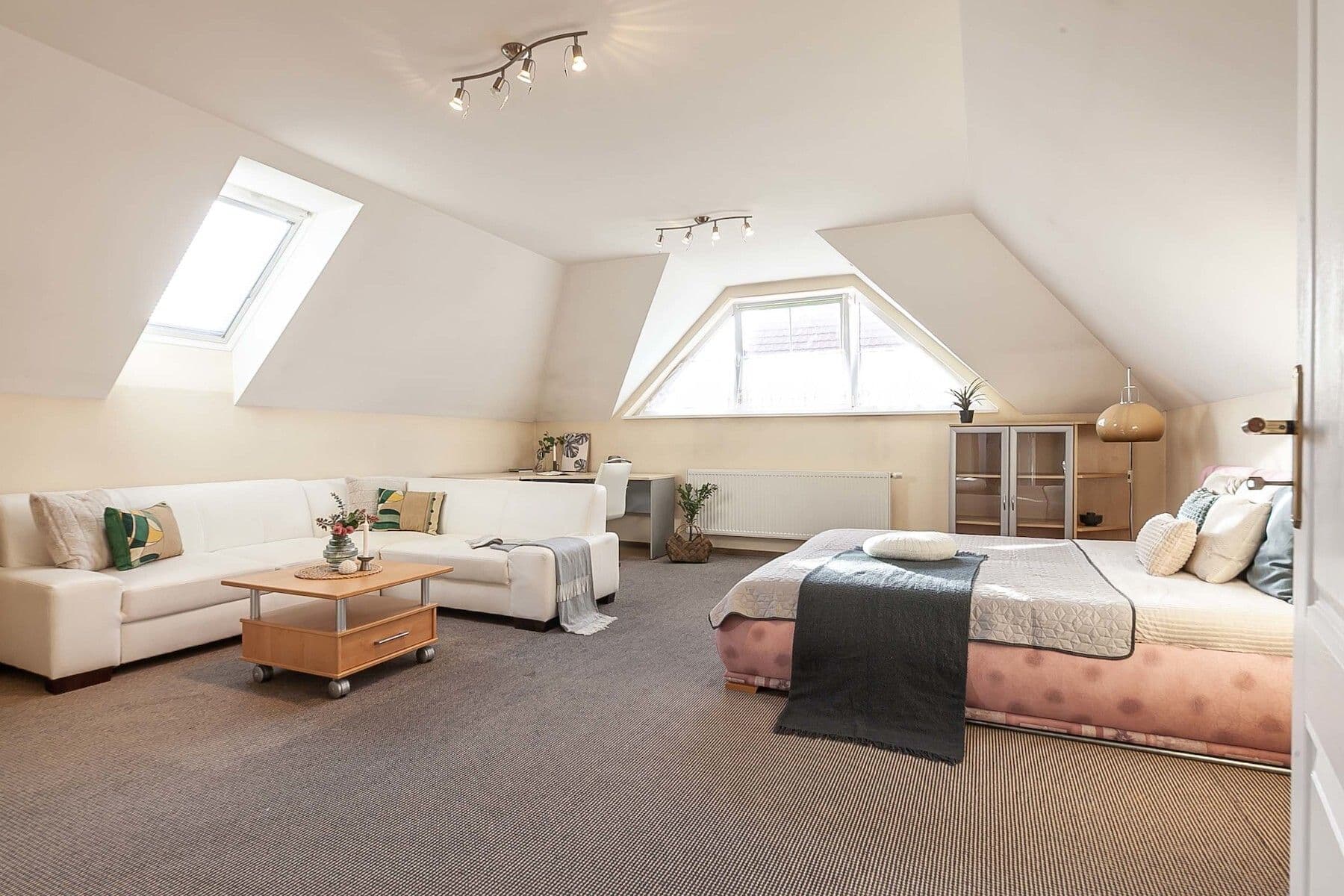 Prodej domu 348 m², pozemek 1.135 m², Sulice, Středočeský kraj Prodej domu 348 m², pozemek 1.135 m², Sulice, Středočeský kraj
