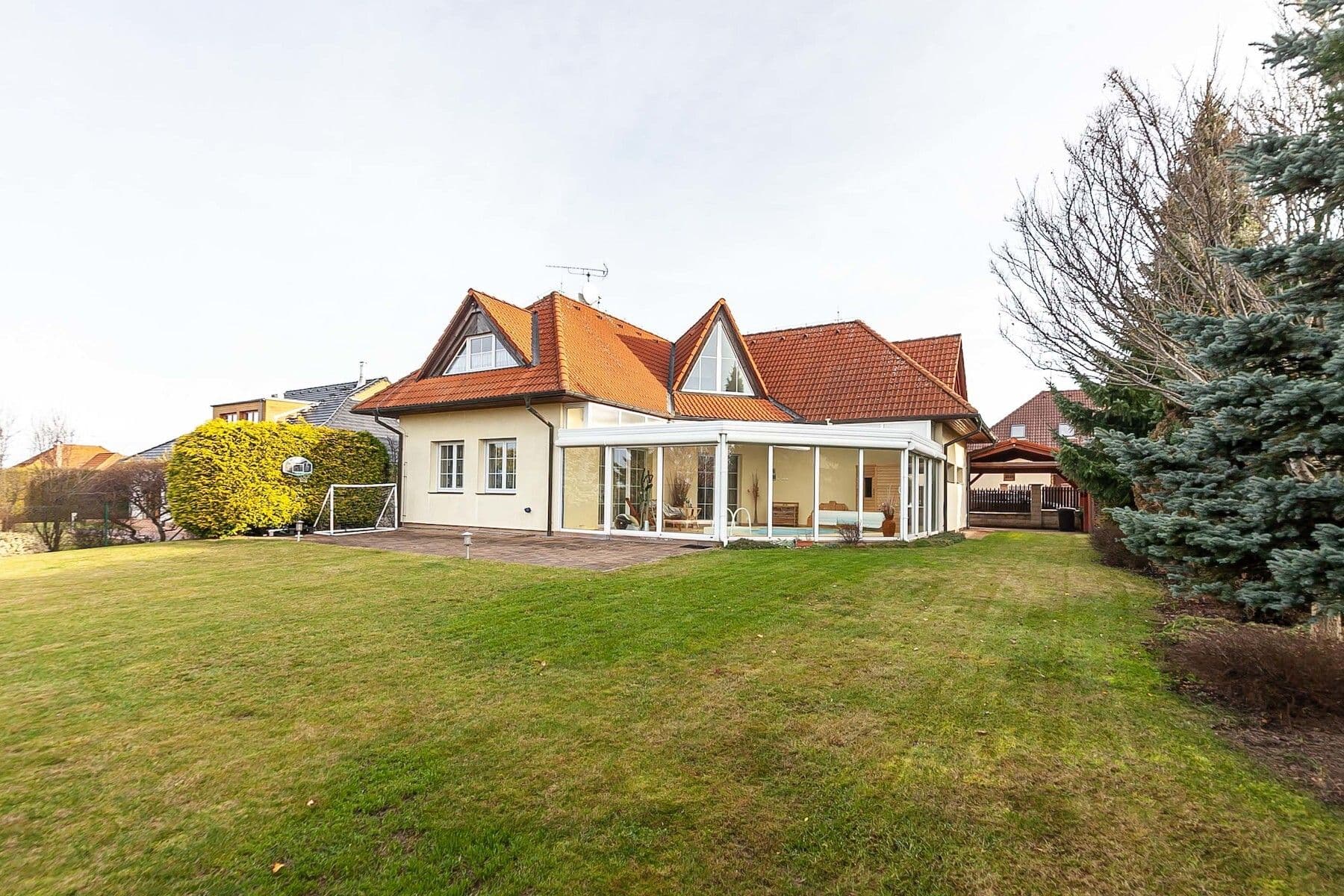 Prodej domu 348 m², pozemek 1.135 m², Sulice, Středočeský kraj Prodej domu 348 m², pozemek 1.135 m², Sulice, Středočeský kraj