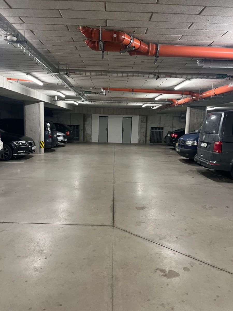 Pronájem garáže 11 m², Čechova, Poděbrady, Středočeský kraj Pronájem garáže 11 m², Čechova, Poděbrady, Středočeský kraj