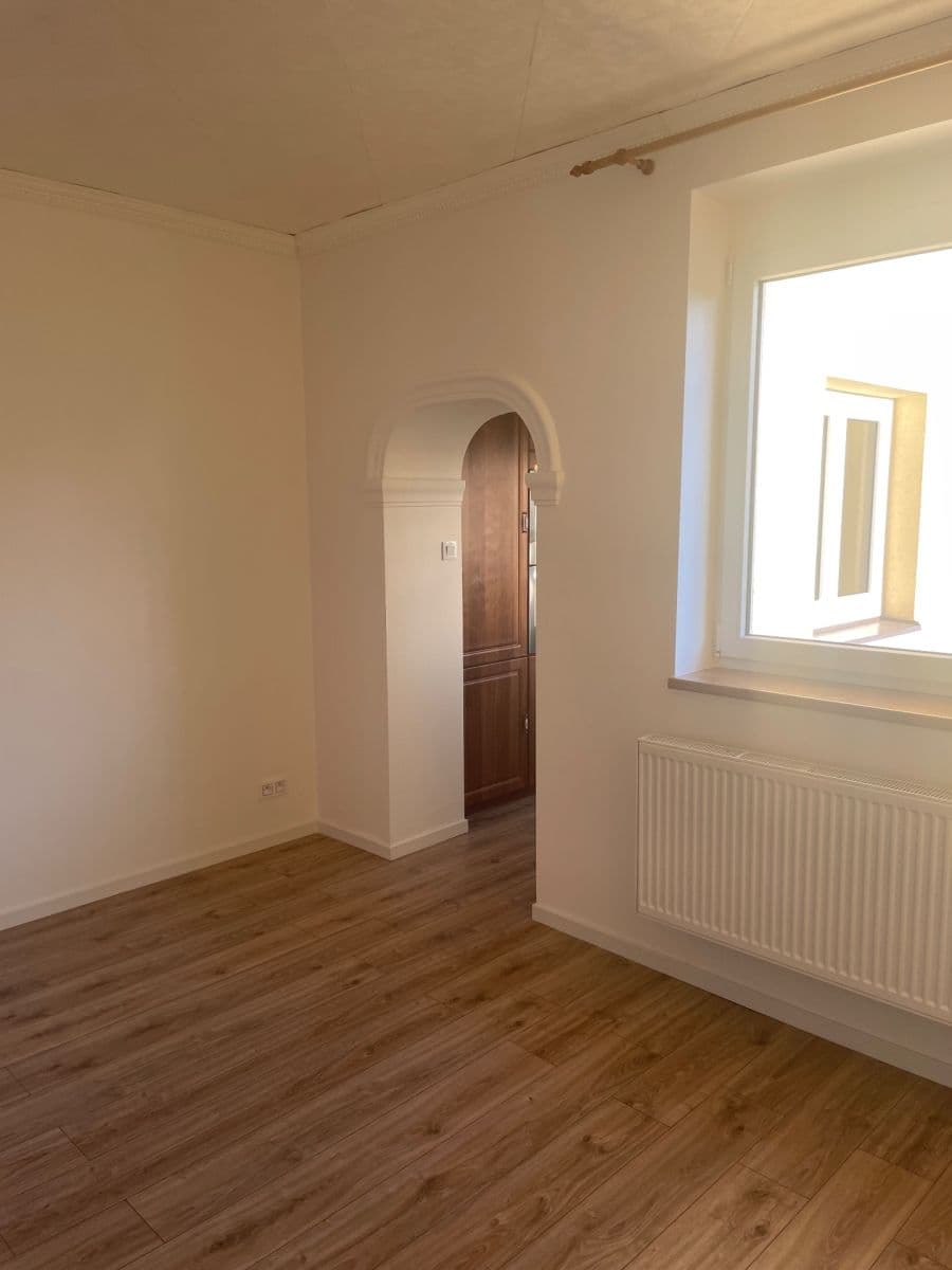 Pronájem bytu 3+1 81 m², Litovická, Hostivice, Středočeský kraj Pronájem bytu 3+1 81 m², Litovická, Hostivice, Středočeský kraj