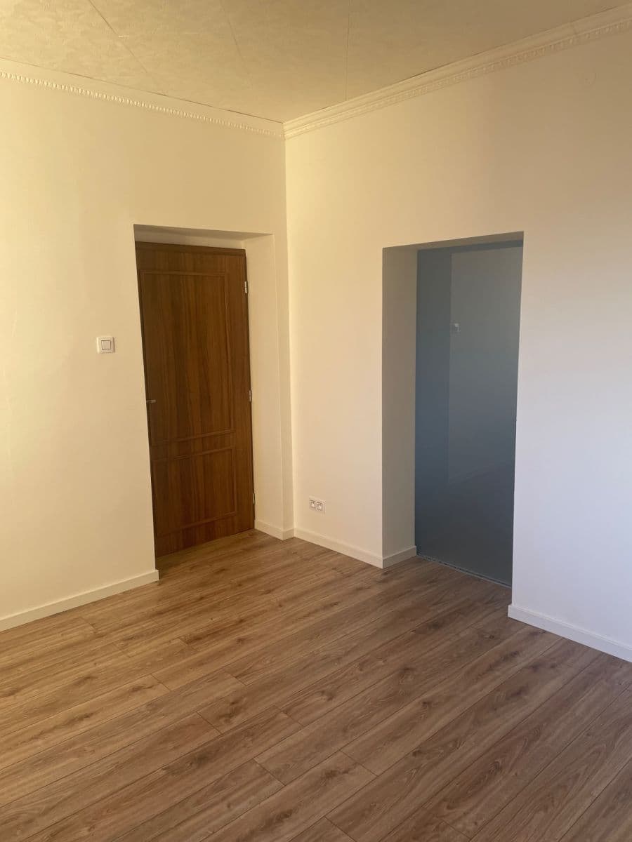 Pronájem bytu 3+1 81 m², Litovická, Hostivice, Středočeský kraj Pronájem bytu 3+1 81 m², Litovická, Hostivice, Středočeský kraj