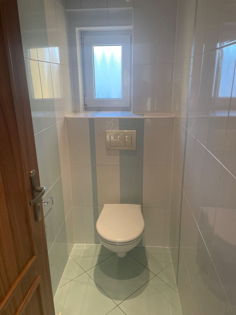 Pronájem bytu 3+1 81 m², Litovická, Hostivice, Středočeský kraj Pronájem bytu 3+1 81 m², Litovická, Hostivice, Středočeský kraj