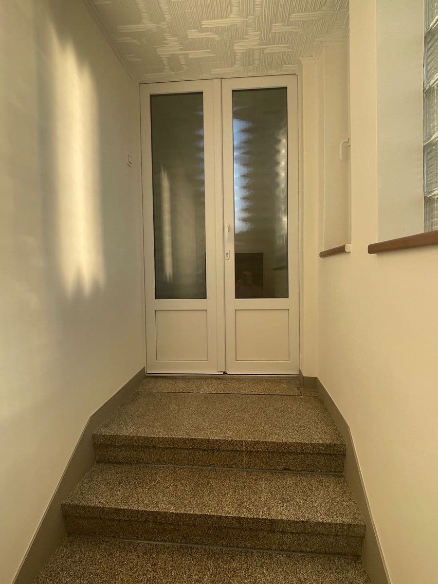 Pronájem bytu 3+1 81 m², Litovická, Hostivice, Středočeský kraj Pronájem bytu 3+1 81 m², Litovická, Hostivice, Středočeský kraj