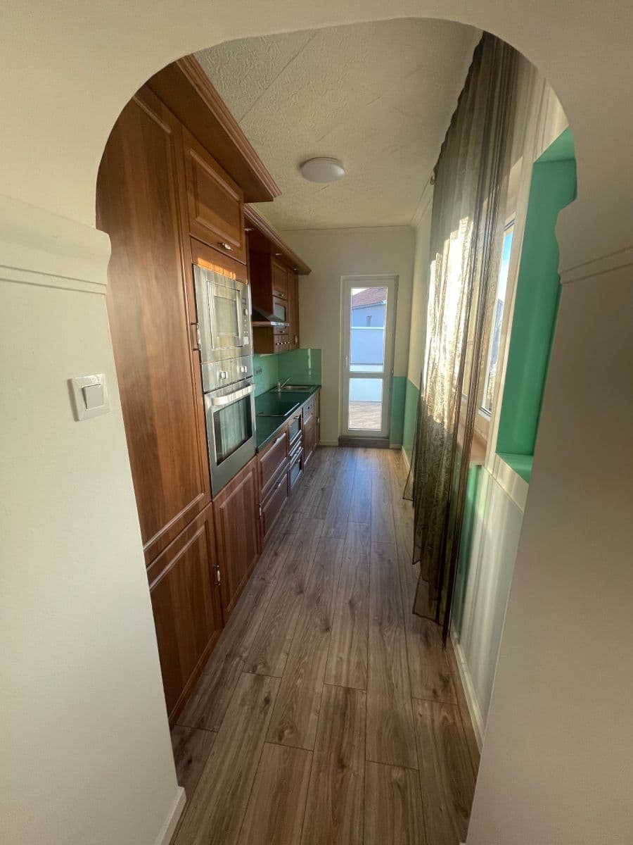 Pronájem bytu 3+1 81 m², Litovická, Hostivice, Středočeský kraj Pronájem bytu 3+1 81 m², Litovická, Hostivice, Středočeský kraj