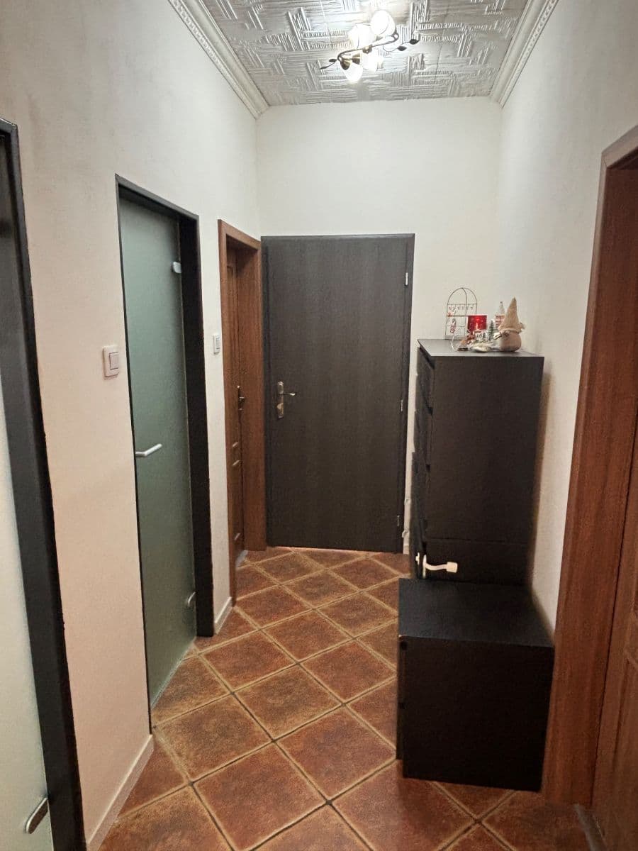 Pronájem bytu 3+1 81 m², Litovická, Hostivice, Středočeský kraj Pronájem bytu 3+1 81 m², Litovická, Hostivice, Středočeský kraj