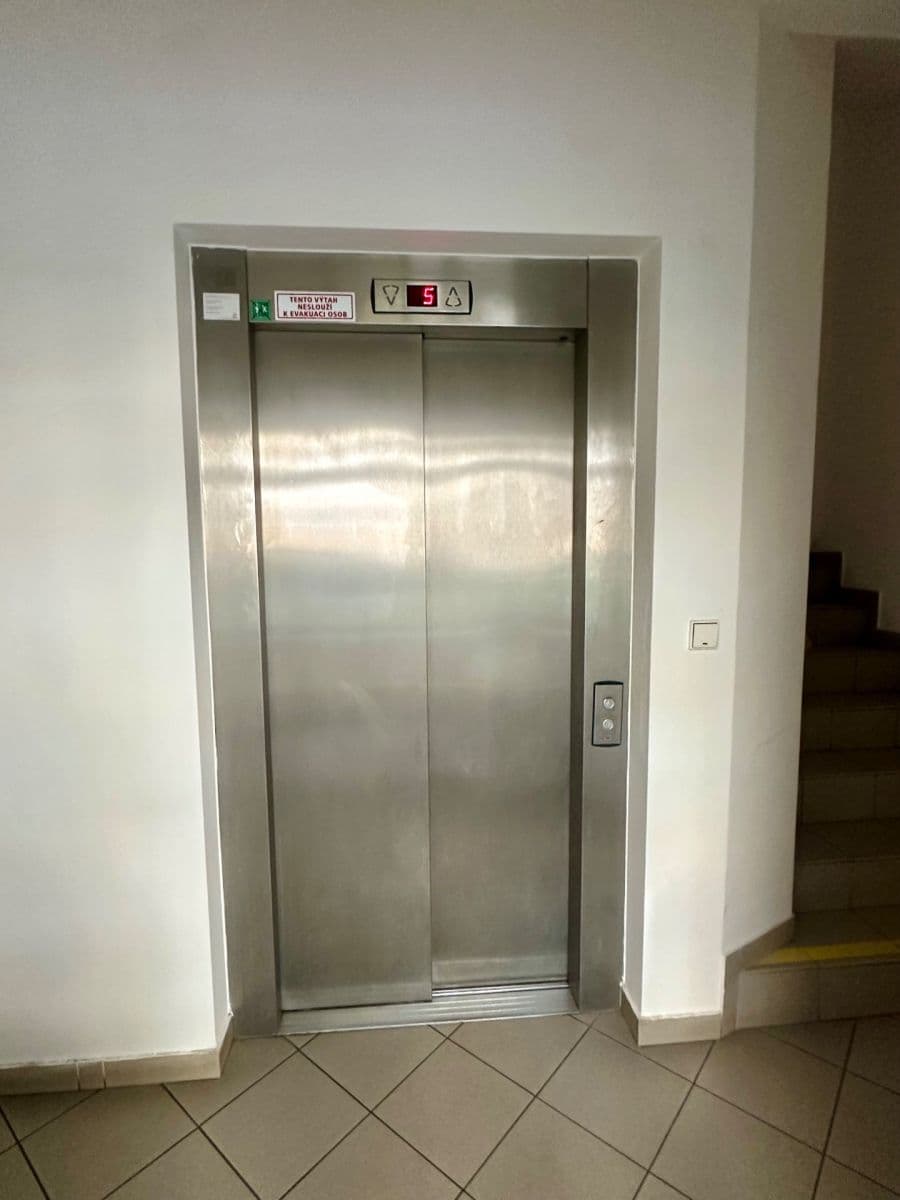 Prodej garáže 11 m², Praha, Praha Prodej garáže 11 m², Praha, Praha