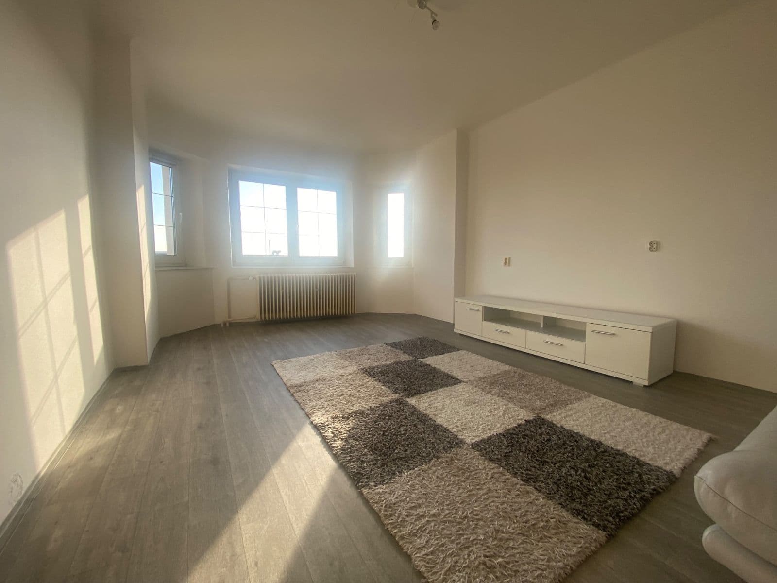 Pronájem bytu 2+1 68 m², Na Vysočanských vinicích, Praha, Praha Pronájem bytu 2+1 68 m², Na Vysočanských vinicích, Praha, Praha