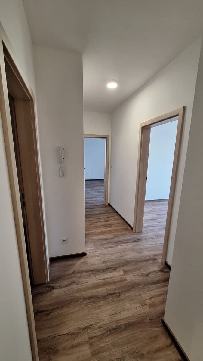 Pronájem bytu 2+kk 60 m², Topolová, Olomouc, Olomoucký kraj Pronájem bytu 2+kk 60 m², Topolová, Olomouc, Olomoucký kraj