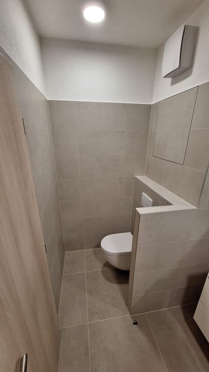 Pronájem bytu 2+kk 60 m², Topolová, Olomouc, Olomoucký kraj Pronájem bytu 2+kk 60 m², Topolová, Olomouc, Olomoucký kraj