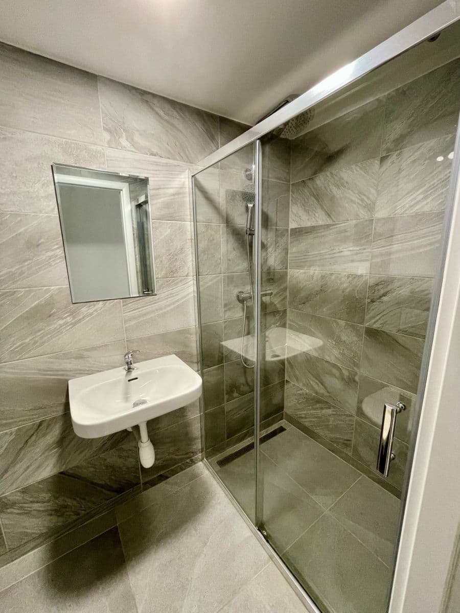 Pronájem bytu 1+kk 30 m², náměstí Svaté Hedviky, Opava, Moravskoslezský kraj Pronájem bytu 1+kk 30 m², náměstí Svaté Hedviky, Opava, Moravskoslezský kraj