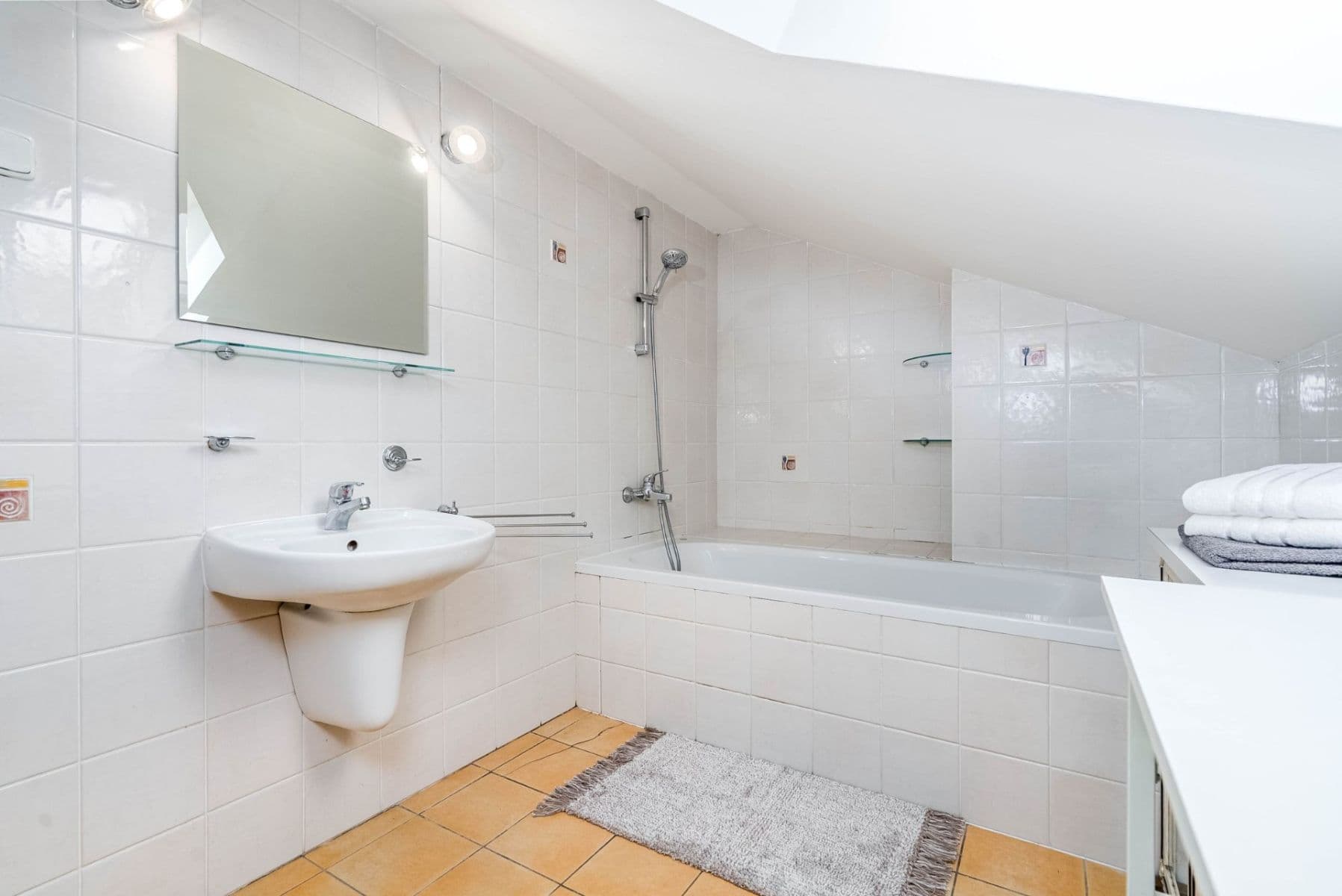 Prodej bytu 2+1 75 m², Lipnická, Praha, Praha Prodej bytu 2+1 75 m², Lipnická, Praha, Praha