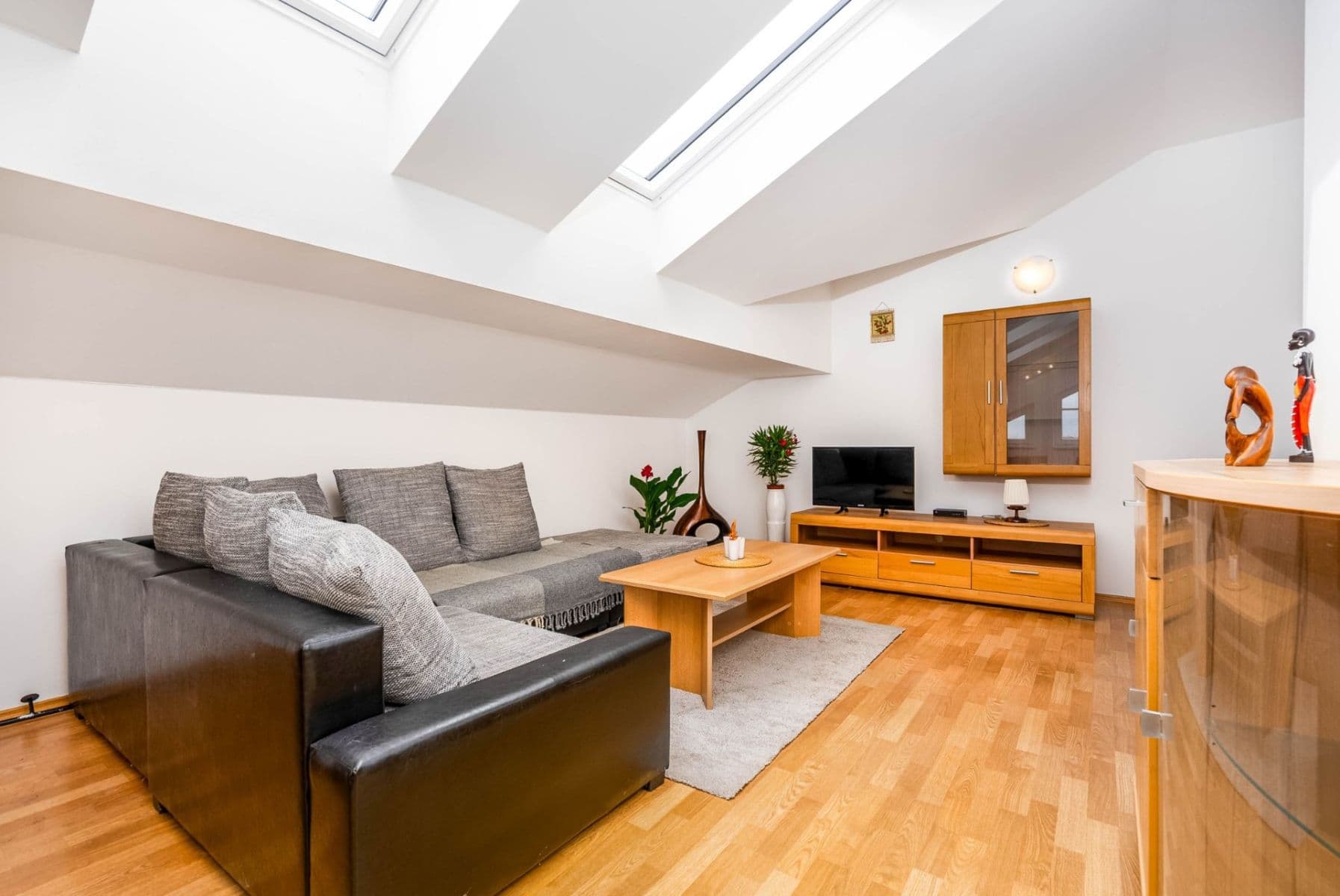 Prodej bytu 2+1 75 m², Lipnická, Praha, Praha Prodej bytu 2+1 75 m², Lipnická, Praha, Praha