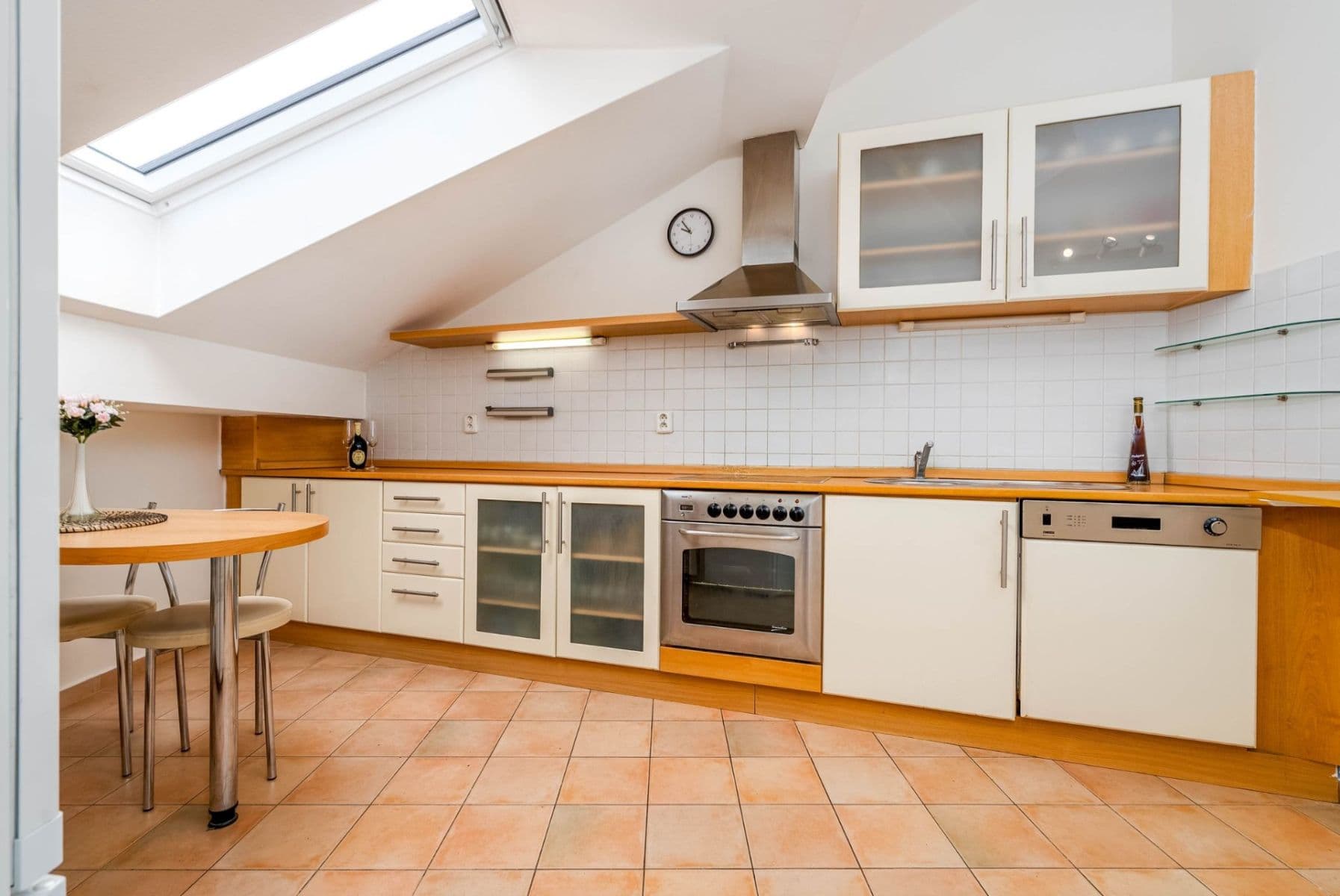 Prodej bytu 2+1 75 m², Lipnická, Praha, Praha Prodej bytu 2+1 75 m², Lipnická, Praha, Praha