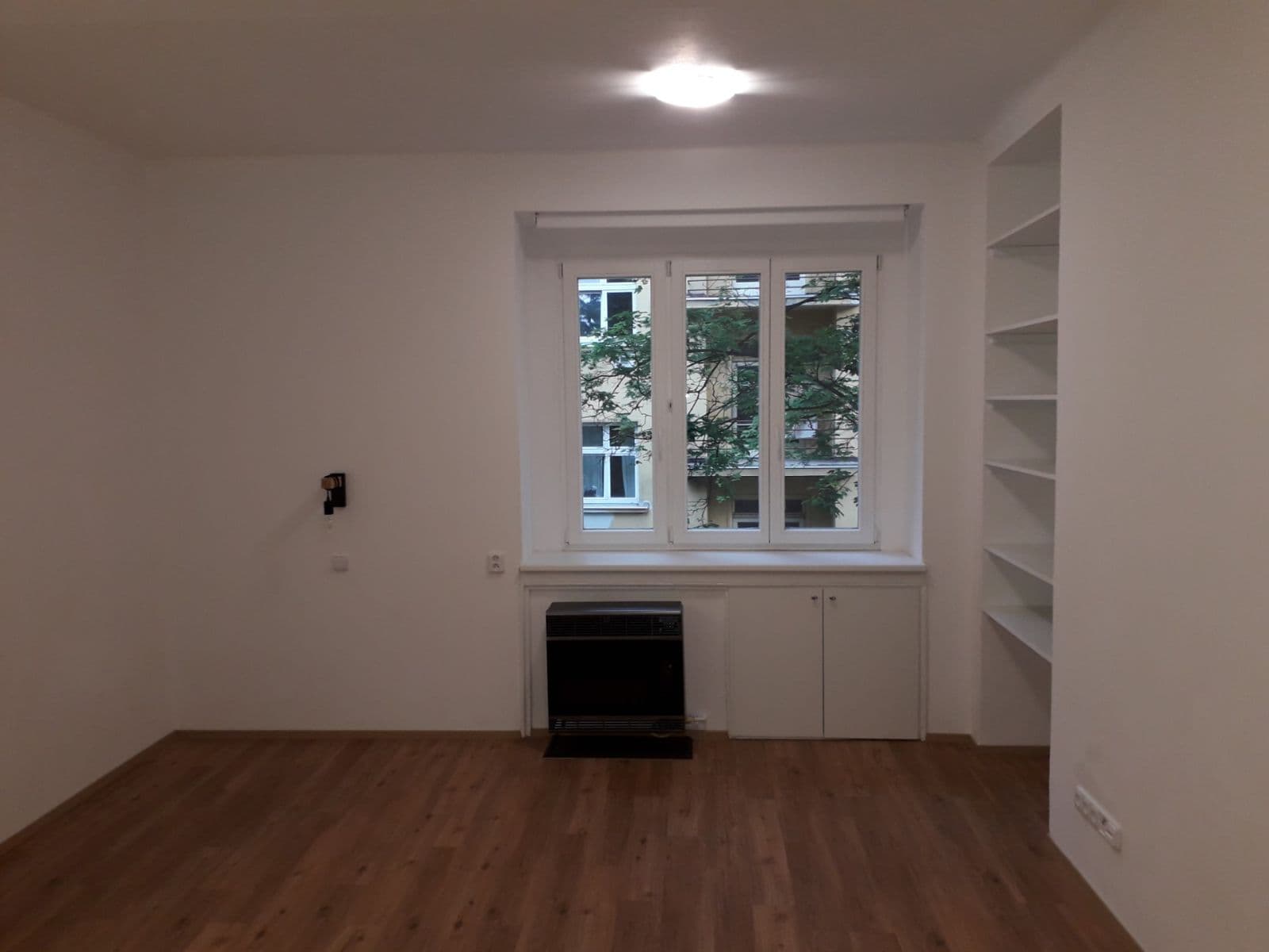 Pronájem bytu 1+kk 29 m², Petra Rezka, Praha, Praha Pronájem bytu 1+kk 29 m², Petra Rezka, Praha, Praha