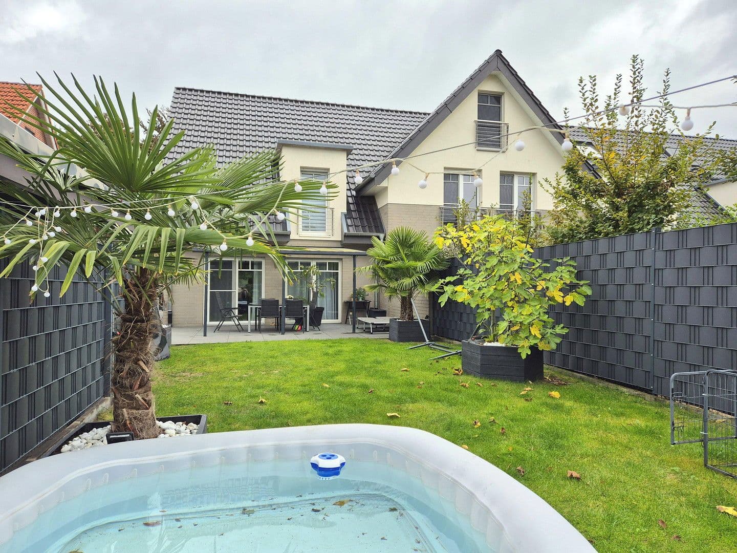 Prodej domu 125 m², pozemek 375 m², Gütersloh, Severní Porýní-Vestfálsko Prodej domu 125 m², pozemek 375 m², Gütersloh, Severní Porýní-Vestfálsko