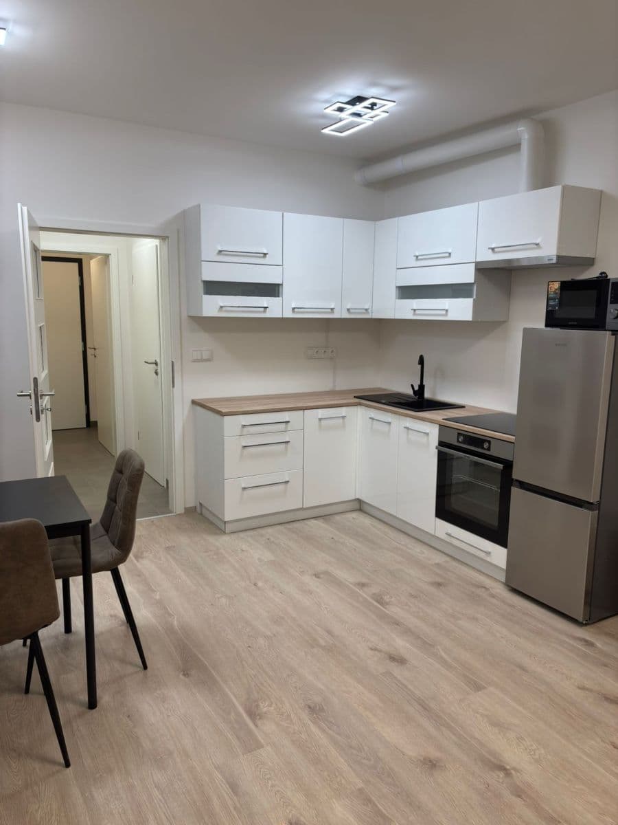 Pronájem bytu 1+kk 26 m², Augustina Lukeše, Brandýs nad Labem-Stará Boleslav, Středočeský kraj Pronájem bytu 1+kk 26 m², Augustina Lukeše, Brandýs nad Labem-Stará Boleslav, Středočeský kraj