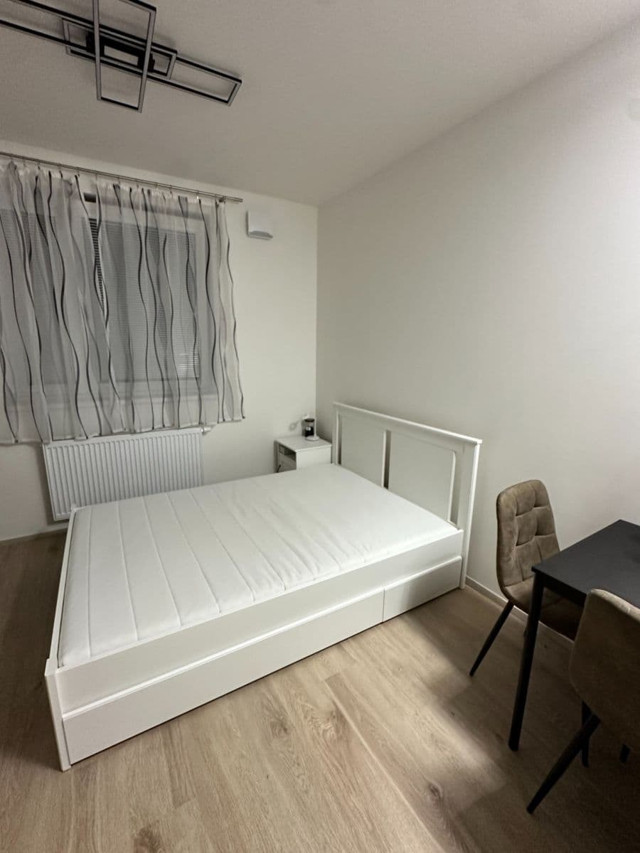 Pronájem bytu 1+kk 26 m², Augustina Lukeše, Brandýs nad Labem-Stará Boleslav, Středočeský kraj Pronájem bytu 1+kk 26 m², Augustina Lukeše, Brandýs nad Labem-Stará Boleslav, Středočeský kraj