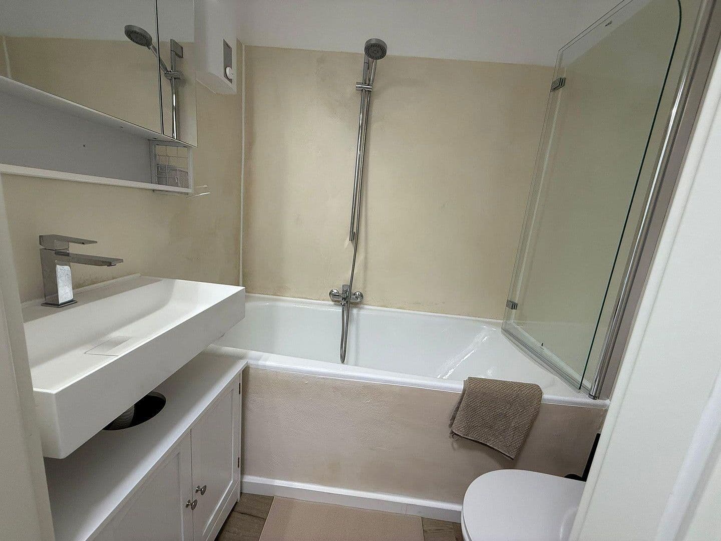 Pronájem bytu 1+1 26 m², Würzburgerring 33, Erlangen, Bavorsko Pronájem bytu 1+1 26 m², Würzburgerring 33, Erlangen, Bavorsko