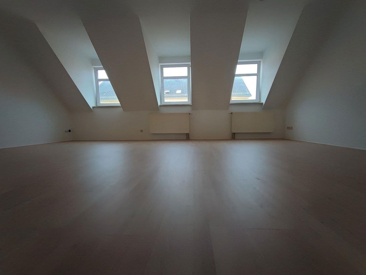 Pronájem bytu 4+1 115 m², Chemnitztalstraße 159, Chemnitz, Sasko Pronájem bytu 4+1 115 m², Chemnitztalstraße 159, Chemnitz, Sasko