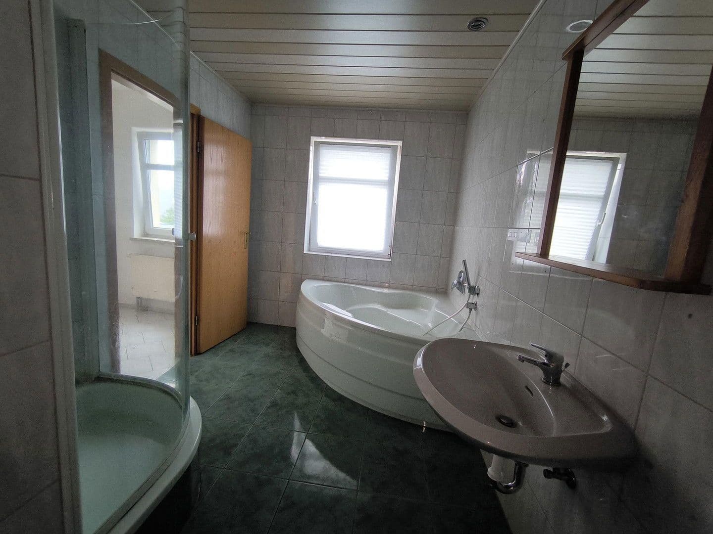 Pronájem bytu 4+1 115 m², Chemnitztalstraße 159, Chemnitz, Sasko Pronájem bytu 4+1 115 m², Chemnitztalstraße 159, Chemnitz, Sasko