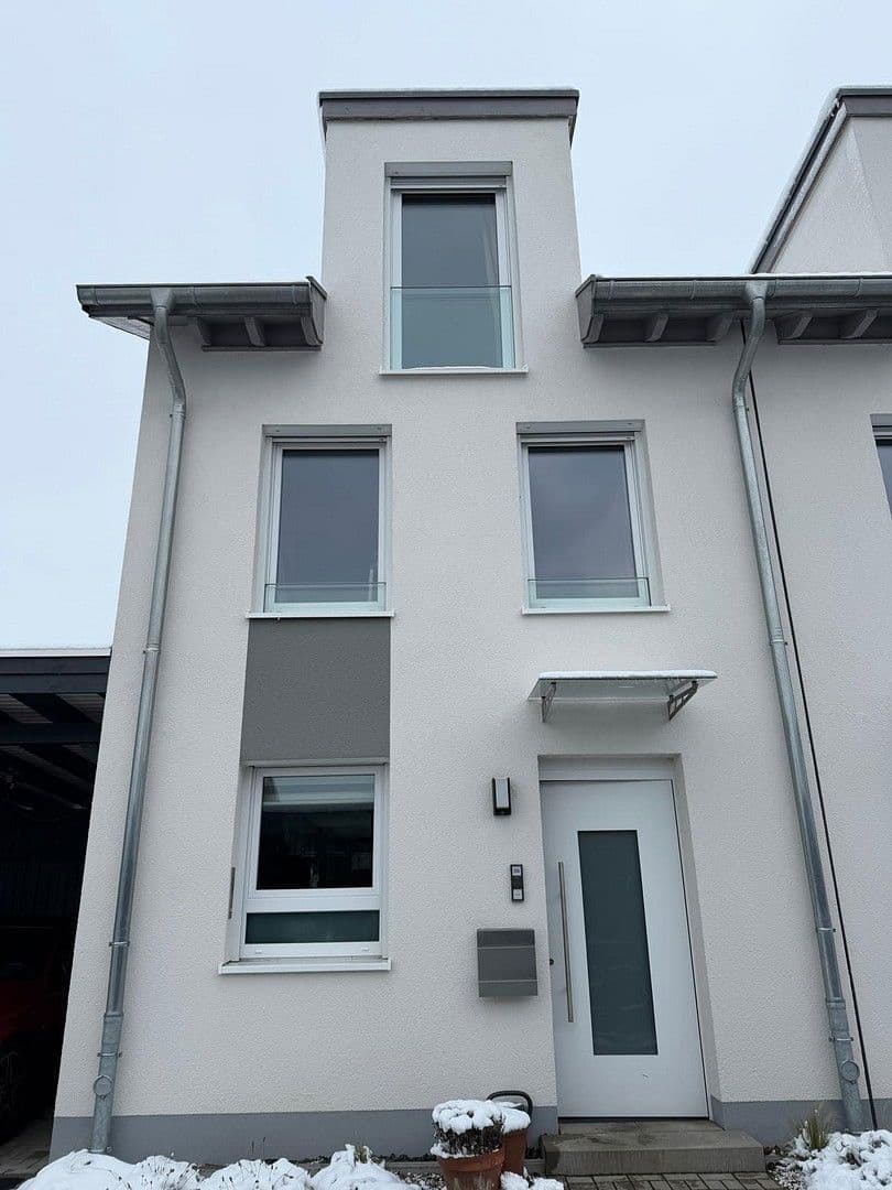 Prodej domu 119 m², pozemek 395 m², Norderstedt, Šlesvicko-Holštýnsko Prodej domu 119 m², pozemek 395 m², Norderstedt, Šlesvicko-Holštýnsko